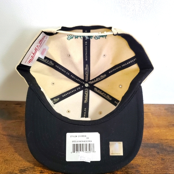 Boston Celtics Mitchell & Ness Two Tone Cream & Black Snapback Hat - Picture 5 of 6